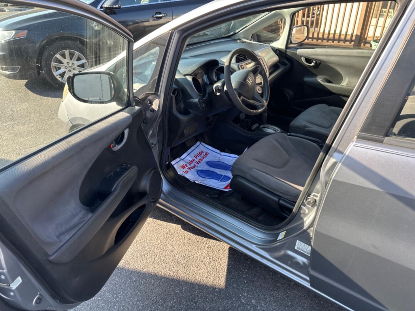 2009 Silver Honda Fit 5-Speed AT (JHMGE88299S) with an 1.5L L4 SOHC 16V engine, 5-Speed Automatic transmission, located at 5700 Curlew Drive, Norfolk, VA, 23502, (757) 455-6330, 36.841885, -76.209412 - Photo#6